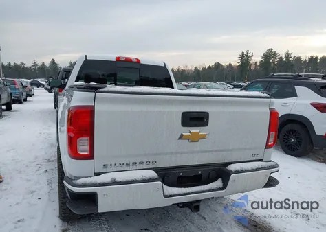 2018 Chevrolet Silverado 1500 2Lz z USA, uszkodzony, nr VIN 1GCVKSEC1JZ372832